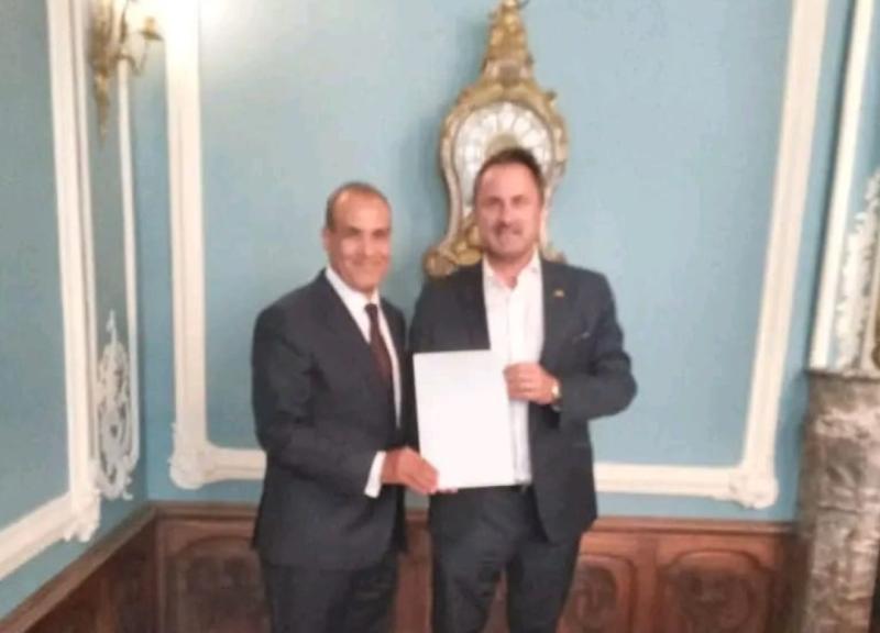 خلال تسلم الدعوة 