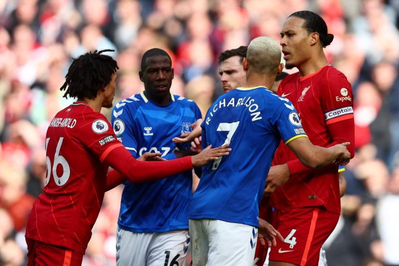 ليفربول وإيفرتون