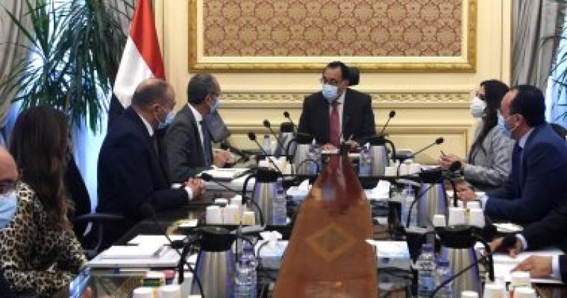 خلال الاجتماع