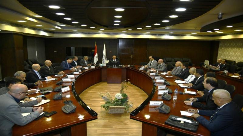 خلال الاجتماع 