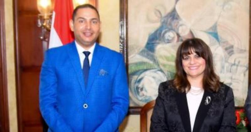 السفيرة سها جندي خلال لقاء عمر شحاته