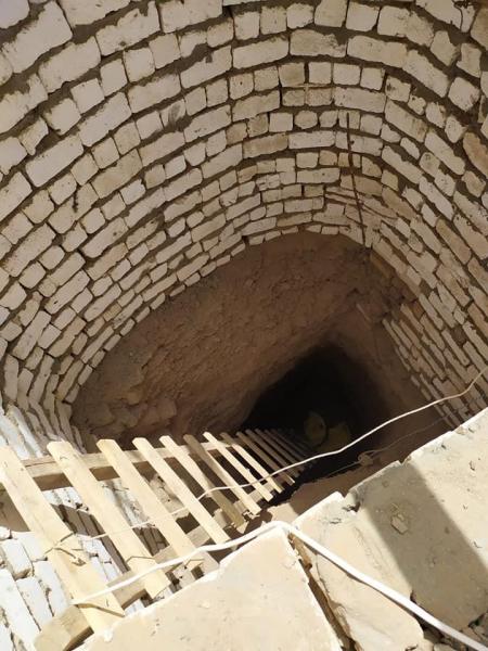  التنقيب عن الآثار  