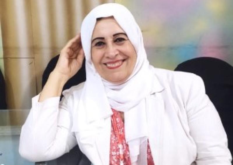 الكاتبة الصحقية أمال ربيع  