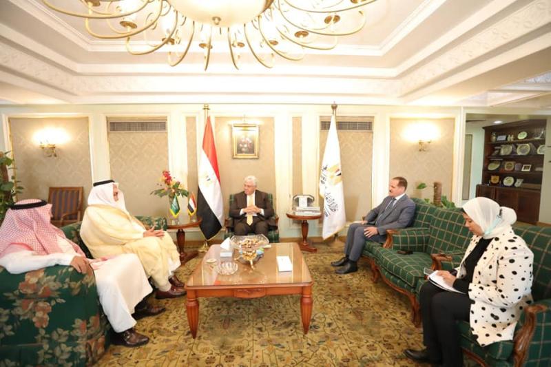 وزير التعليم العالي يستقبل السفير السعودي بالقاهرة 