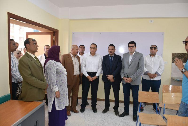 محافظ الشرقية يفتتح المدرسة الفنية التجارية المتقدمة بمدينة الزقازيق 