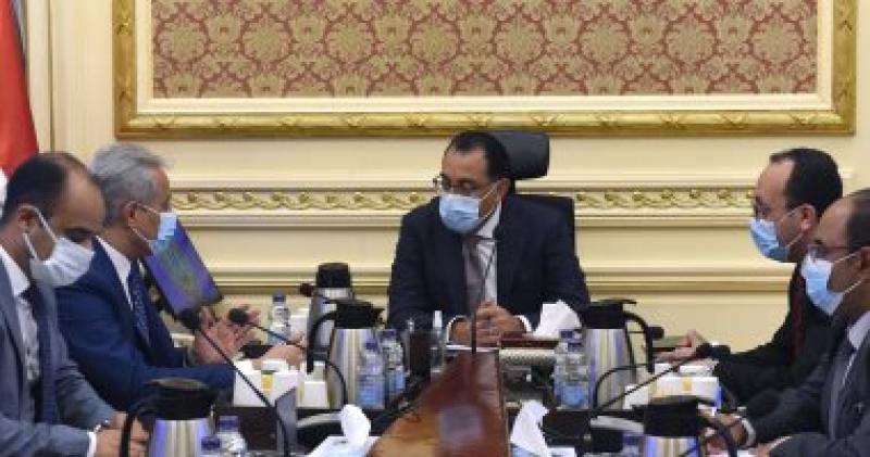 خلال الاجتماع