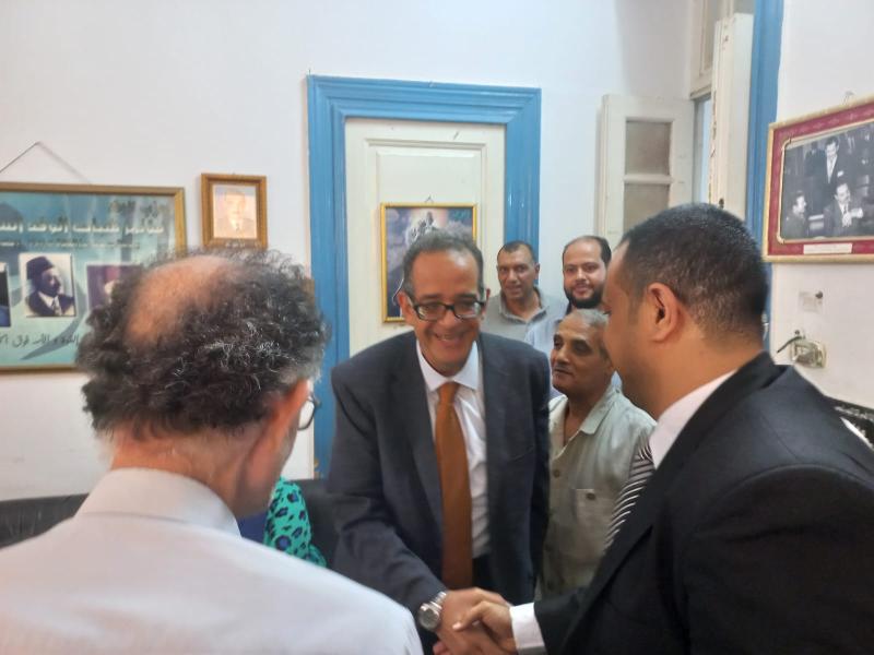 جانب من زيارة رئيس الحزب 