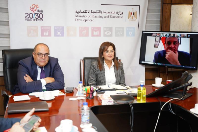 محافظ المنيا يشارك في الاجتماع التنسيقي لمتابعة الموقف التنفيذي للمبادرة الوطنية للمشروعات الخضراء الذكية