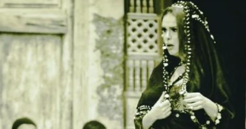  دنيا عبد العزيز 