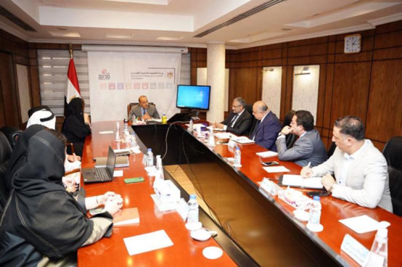 خلال الاجتماع