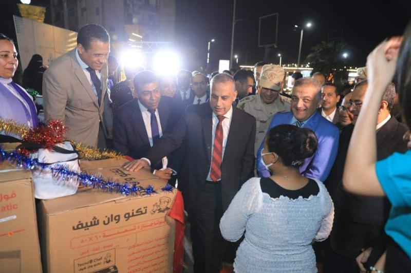 تسليم 100 جهاز عروسة للفتيات الأولى بالرعاية بسوهاج
