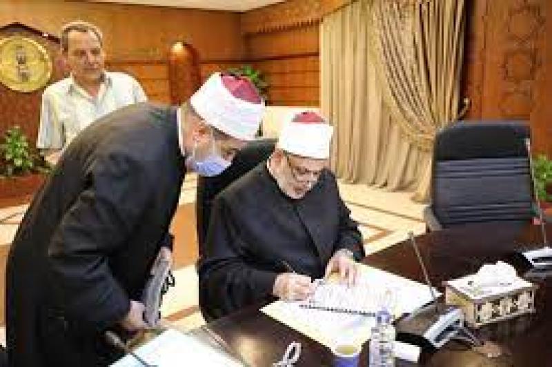 وكيل الأزهر يعتمد نتيجة الدور الثاني للشهادتين الابتدائية والإعدادية لأبنائنا في الخارج