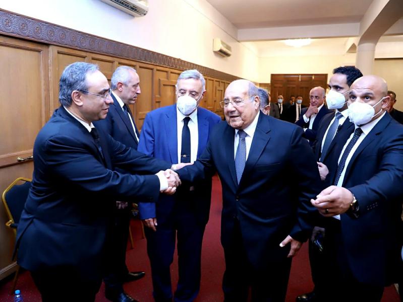 رئيس مجلس الشيوخ خلال العزاء 