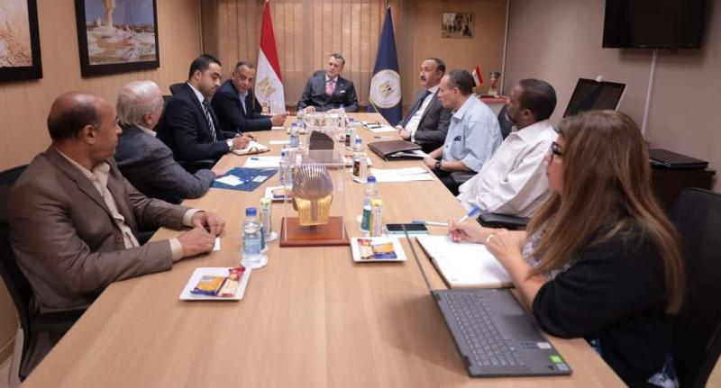 إجتماع وزير السياحة 