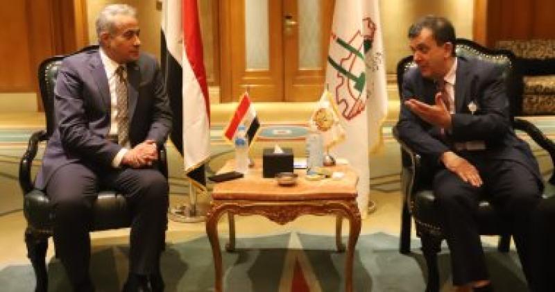 وزير القوى العاملة يلتقي امين عام منظمة الوحدة النقابية الأفريقية