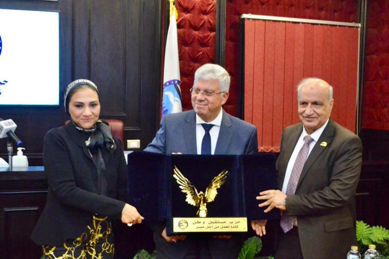 وزير التعليم العالي في ندوة مستقبل وطن 