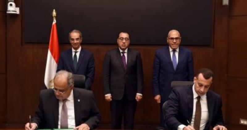 رئيس الوزراء يشهد توقيع بروتوكول تعاون بين الهيئة العربية