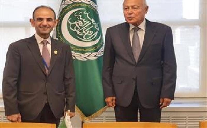 أحمد أبو الغيط والدكتور نايف الحجرف