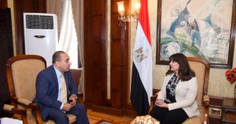 لقاء وزيرة الهجرة
