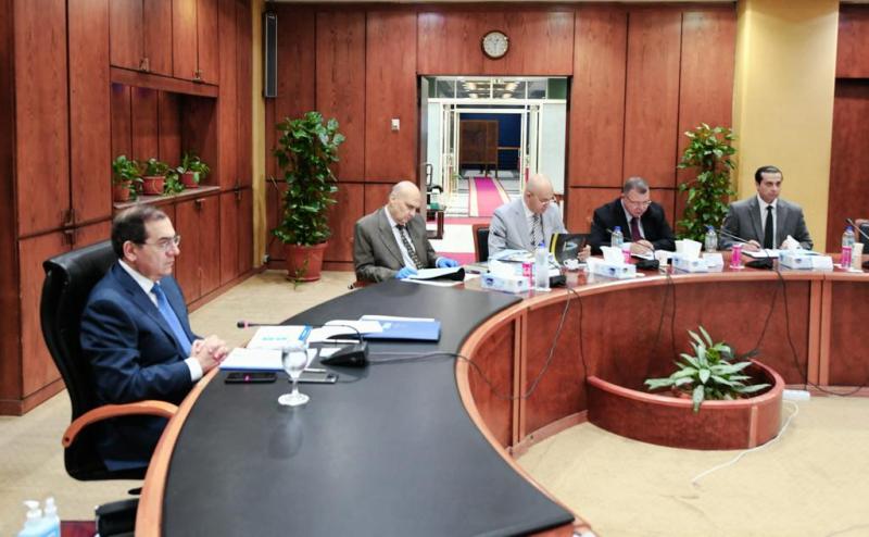 وزير البترول وأعضاء الجمعية العامة للشركة العامة للبترول