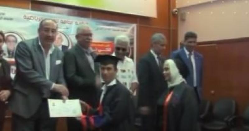 اعتماد فتيات للعمل كمدربات
