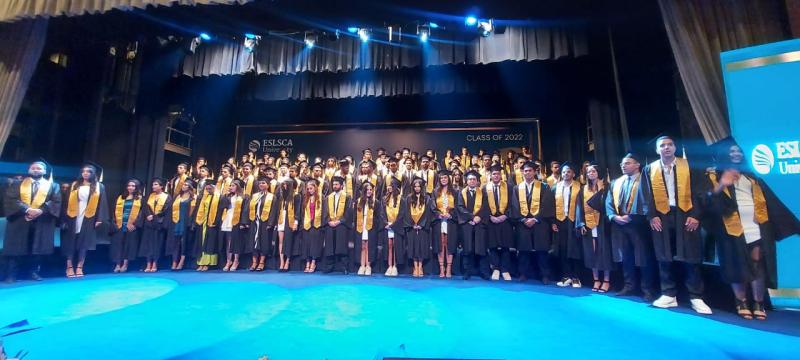 تخريج أول دفعة بكالوريوس إدارة أعمال فى جامعة إسلسكا 