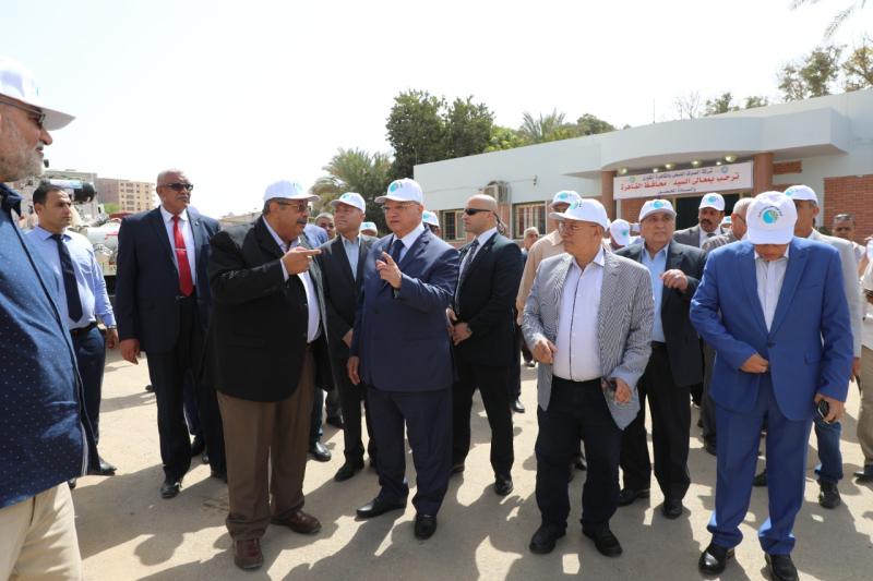 محافظ القاهرة يتفقد محطة رفع الصرف الصحي بحى عين شمس 