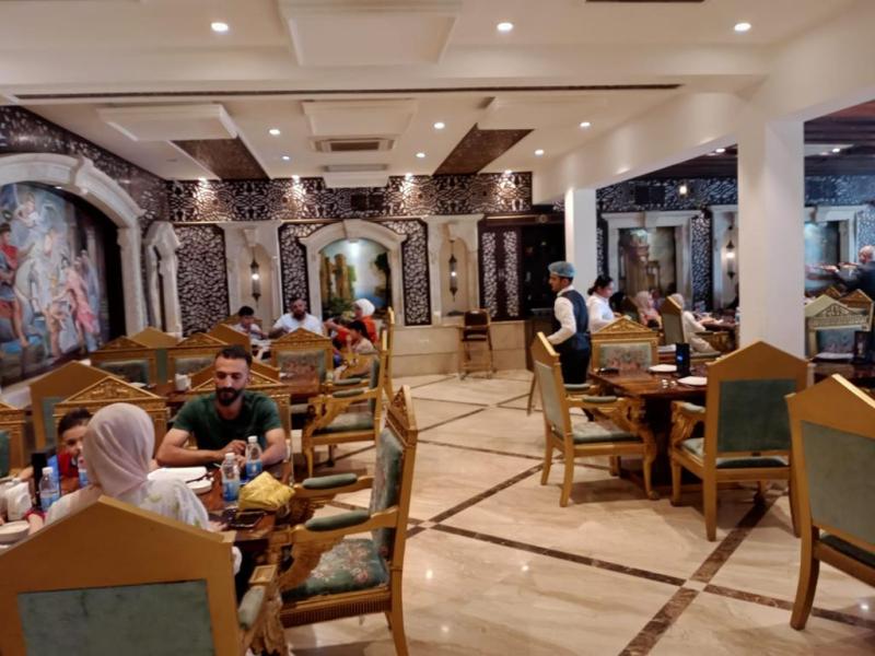 العراقيون يتمسكون بالبهجة فى مواجهة اوضاع وظروف سياسية واقتصادية صعبة