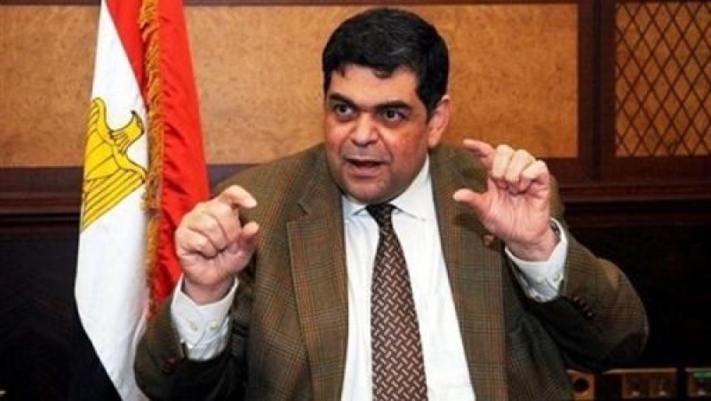 الدكتور أشرف حاتم