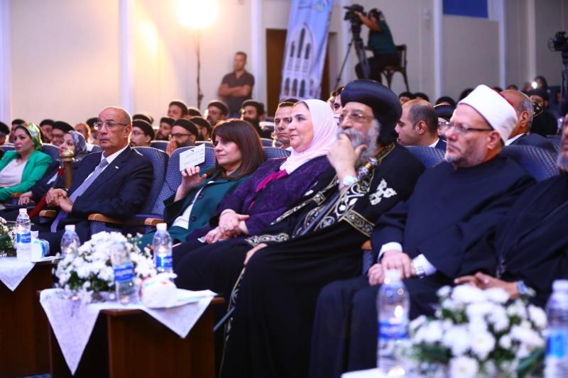 وزيرة التضامن تشهد الاحتفال بنجاح مشروع ”بنت الملك” 