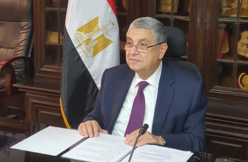 د. محمد شاكر وزير الكهرباء 