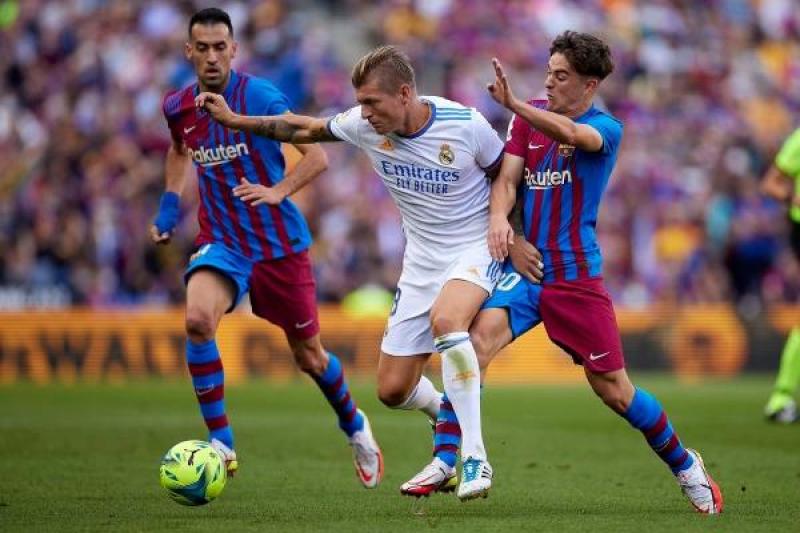 ريال مدريد وبرشلونة 