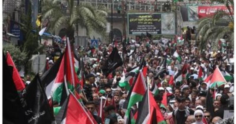 فلسطينيون يحيون ذكرى النكبة