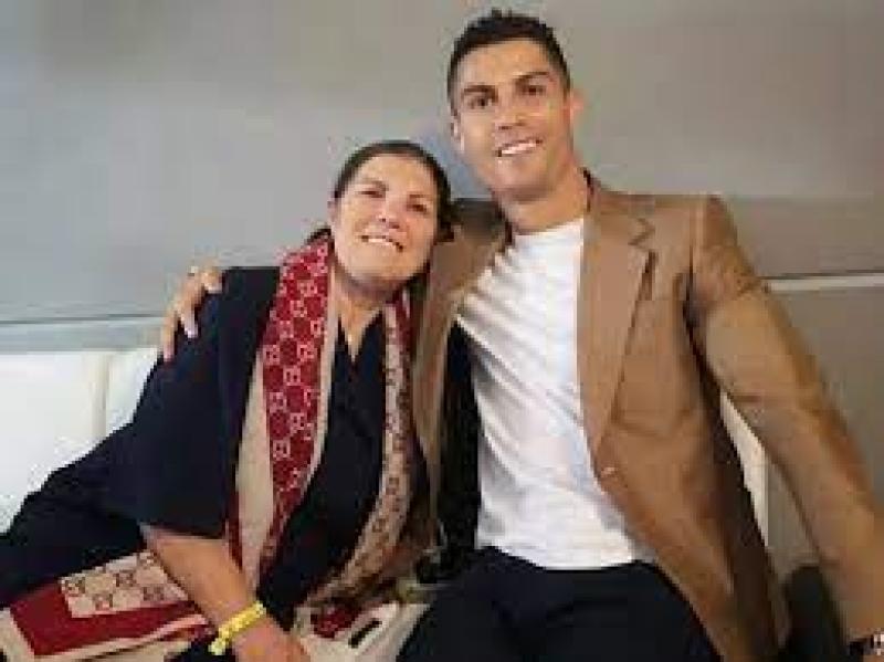 كريستيانو رونالدو ووالدته