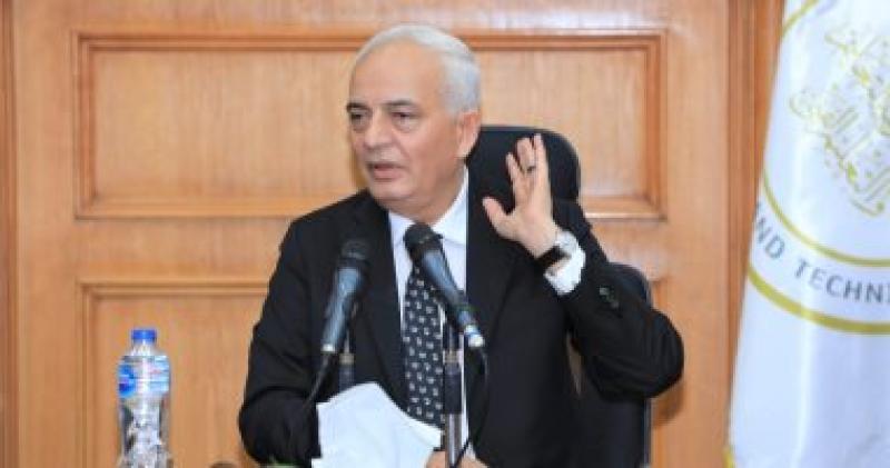 الدكتور رضا حجازى وزير التربية والتعليم