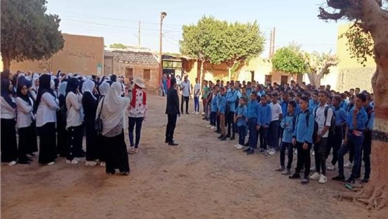 بدء العام الدراسي جزئيا بمدارس المنيا