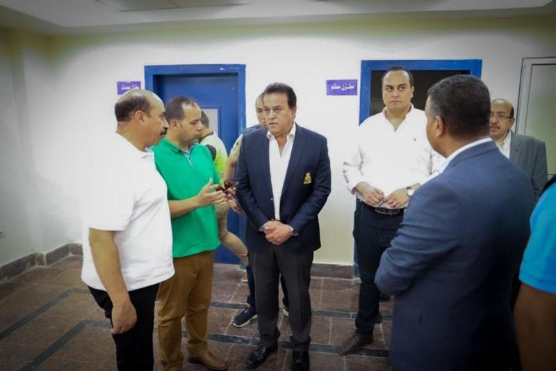 وزير الصحة يتفقد مركز تنمية أسرة «كوم امبو» 