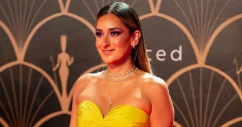    امينة خليل  