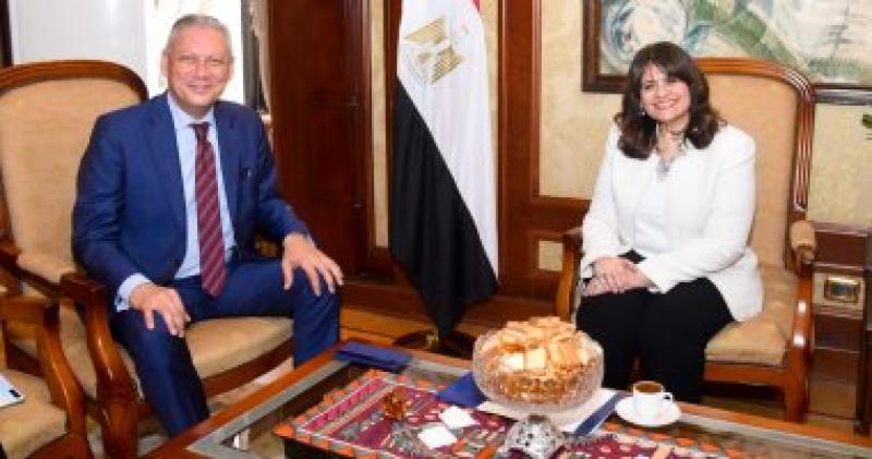 وزيرة الهجرة تستقبل مساعد وزير الخارجية