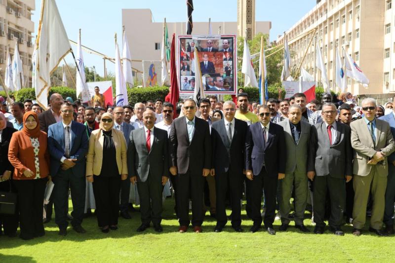 رئيس جامعة الزقازيق ومحافظ الشرقية يشهدان حفل استقبال الطلاب بمناسبة العام الدراسي الجديد 