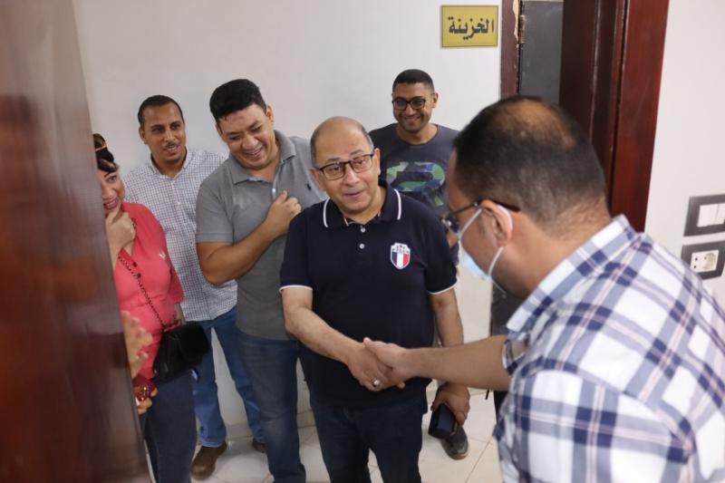 رئيس مياه اسيوط فى زيارة مفاجئة لبوابة الشركة الخدمية بمنفلوط  