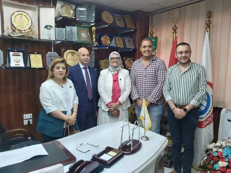 خلال استقبال المهنئين 