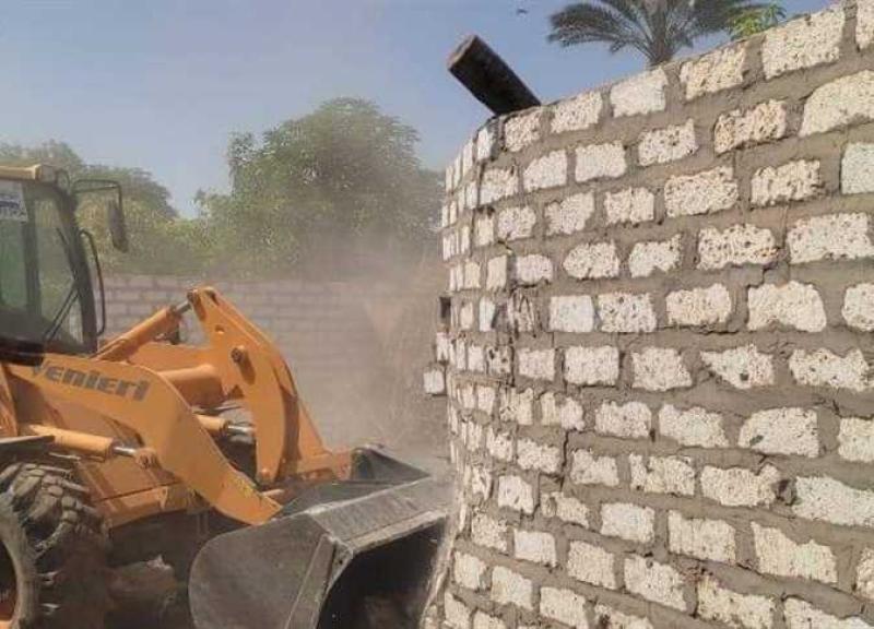 تحرير ٩٤ محضر نظافة وإشغال طريق ورخص و١٣ مخالفة بمركز المنيا