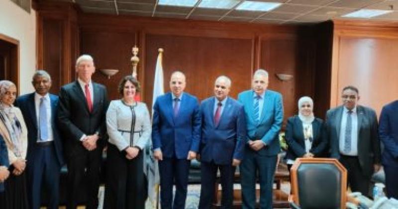 ‫ وزير الرى يلتقى نائب مدير منظمة الفاو