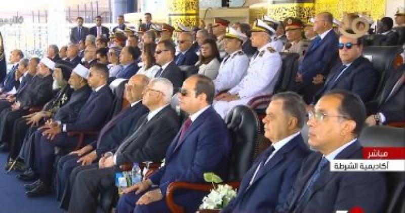الرئيس السيسي يشاهد فيلما عن تدريب طلاب وطالبات كلية الشرطة