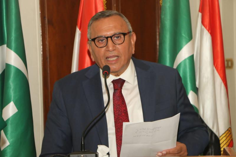 الدكتور عبد السند يمامة