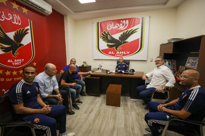 زيارة جهاز المنتخب النادى الأهلى 