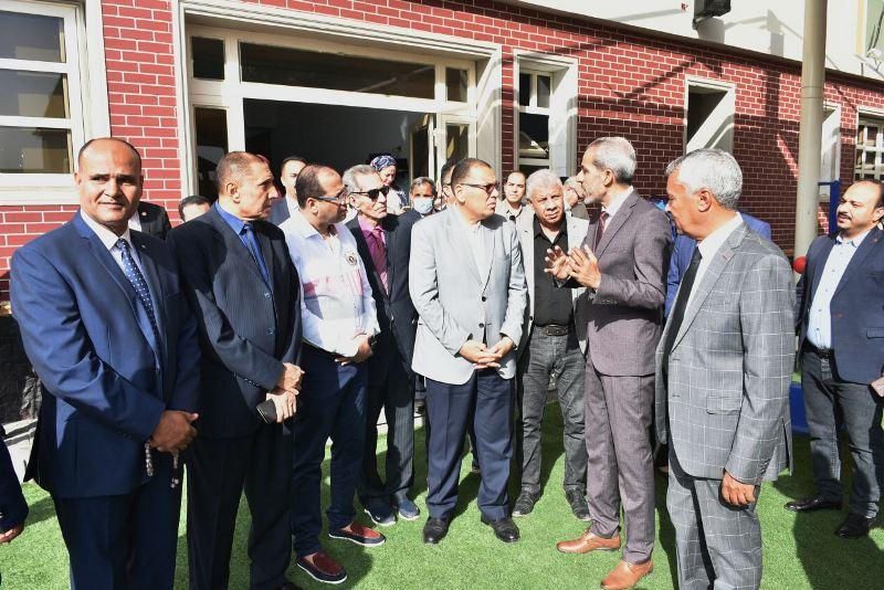 محافظ الشرقية يفتتح مدرسة النور الخاصة للغات بمنيا القمح