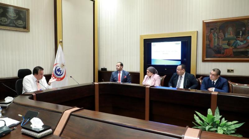 خلال الاجتماع