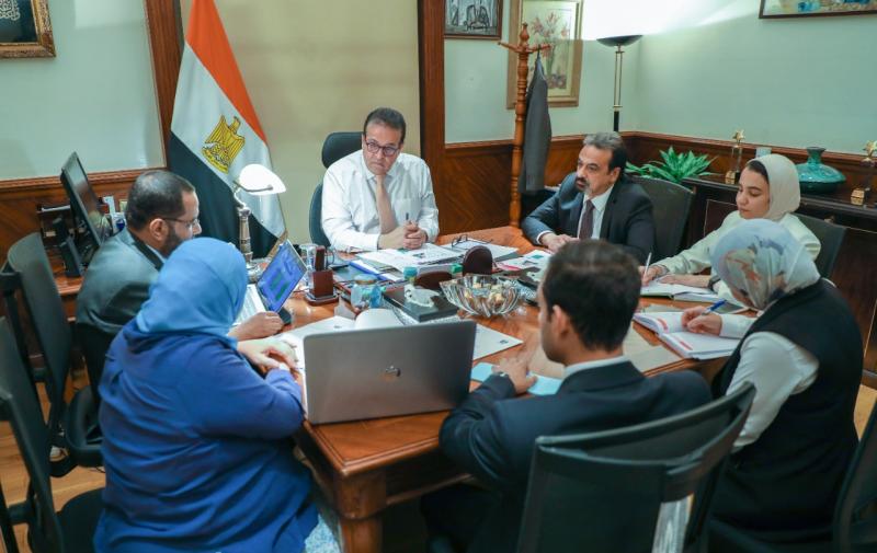 خلالالاجتماع